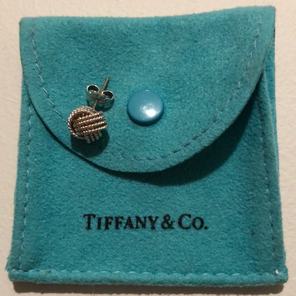 ONE Tiffany Knot Earring